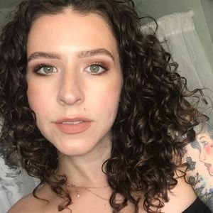 Meet your Posher, Kaitlin